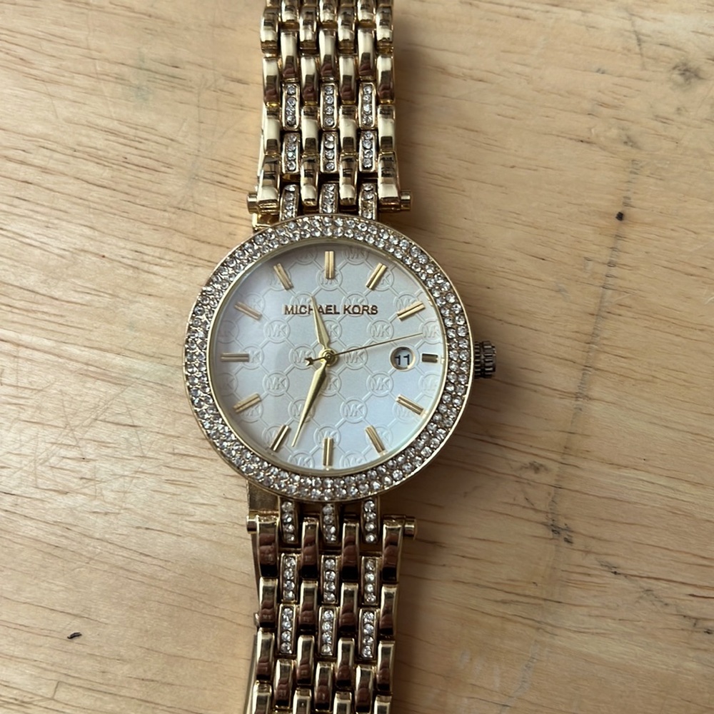 Michael Kors. Quartz movement,New 1 year warranty on Battery